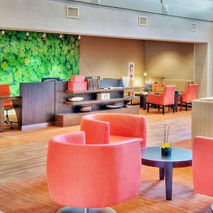 Courtyard By Marriott Erie Ambassador Conference Center